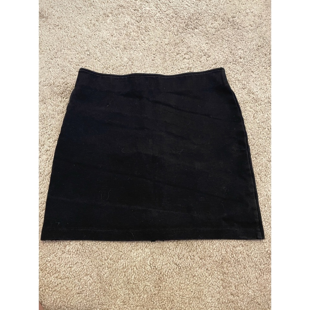 ✨H&M Black Mini Skirt Size 2 NWOT